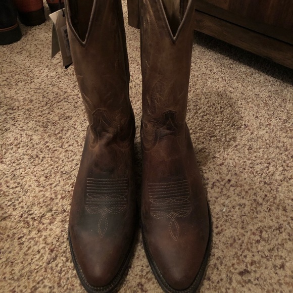 Ariat Other - Ariat Circuit R Toe cowboy boots